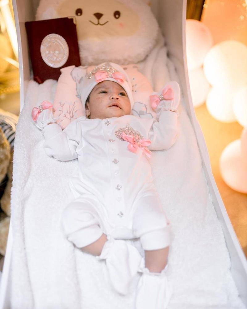 Instagram.com/ichaannisafadila